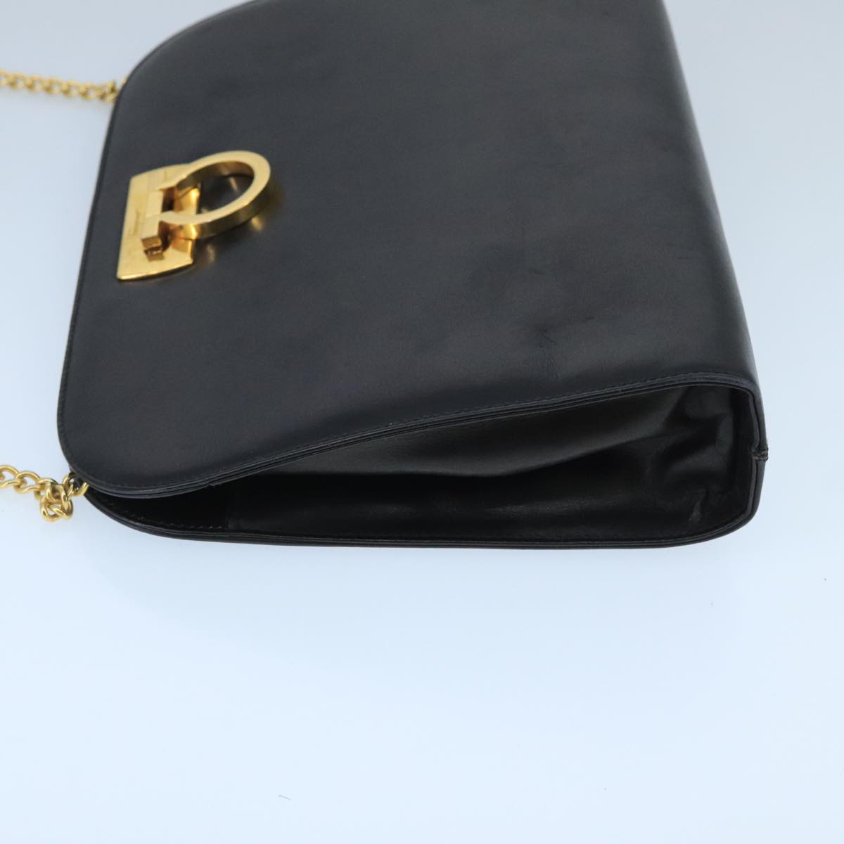 Salvatore Ferragamo Gancini Black Leather Shoulder Bag (Pre-Owned)