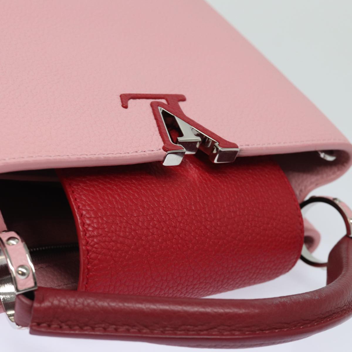 Louis Vuitton Capucines Pink Leather Handbag (Pre-Owned)