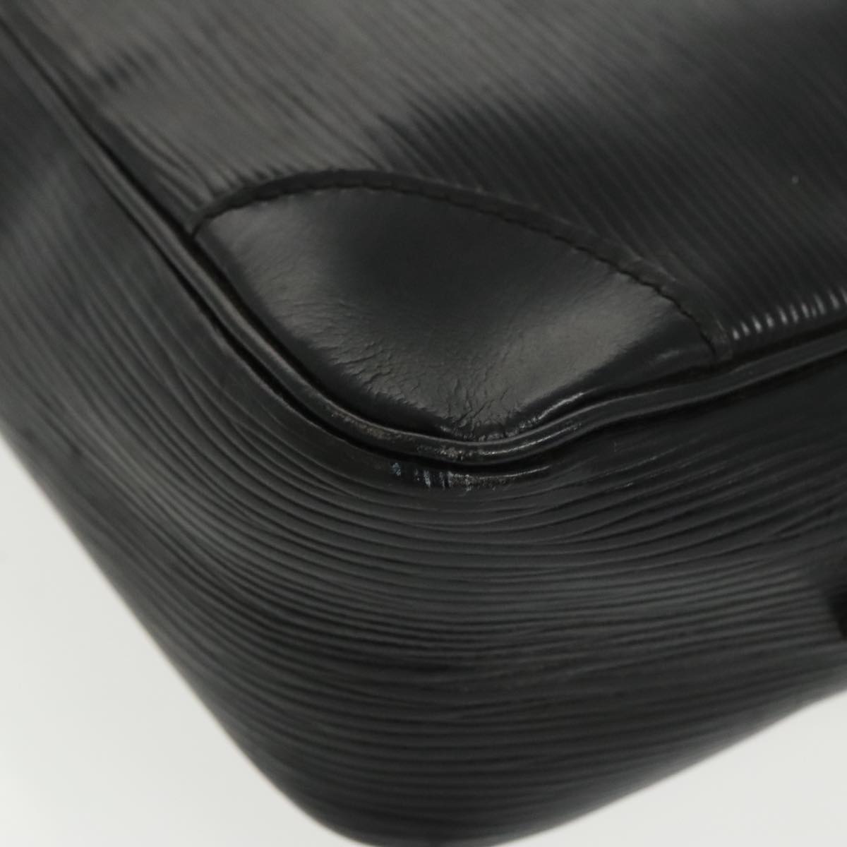 Louis Vuitton Trocadéro Black Leather Shoulder Bag (Pre-Owned)