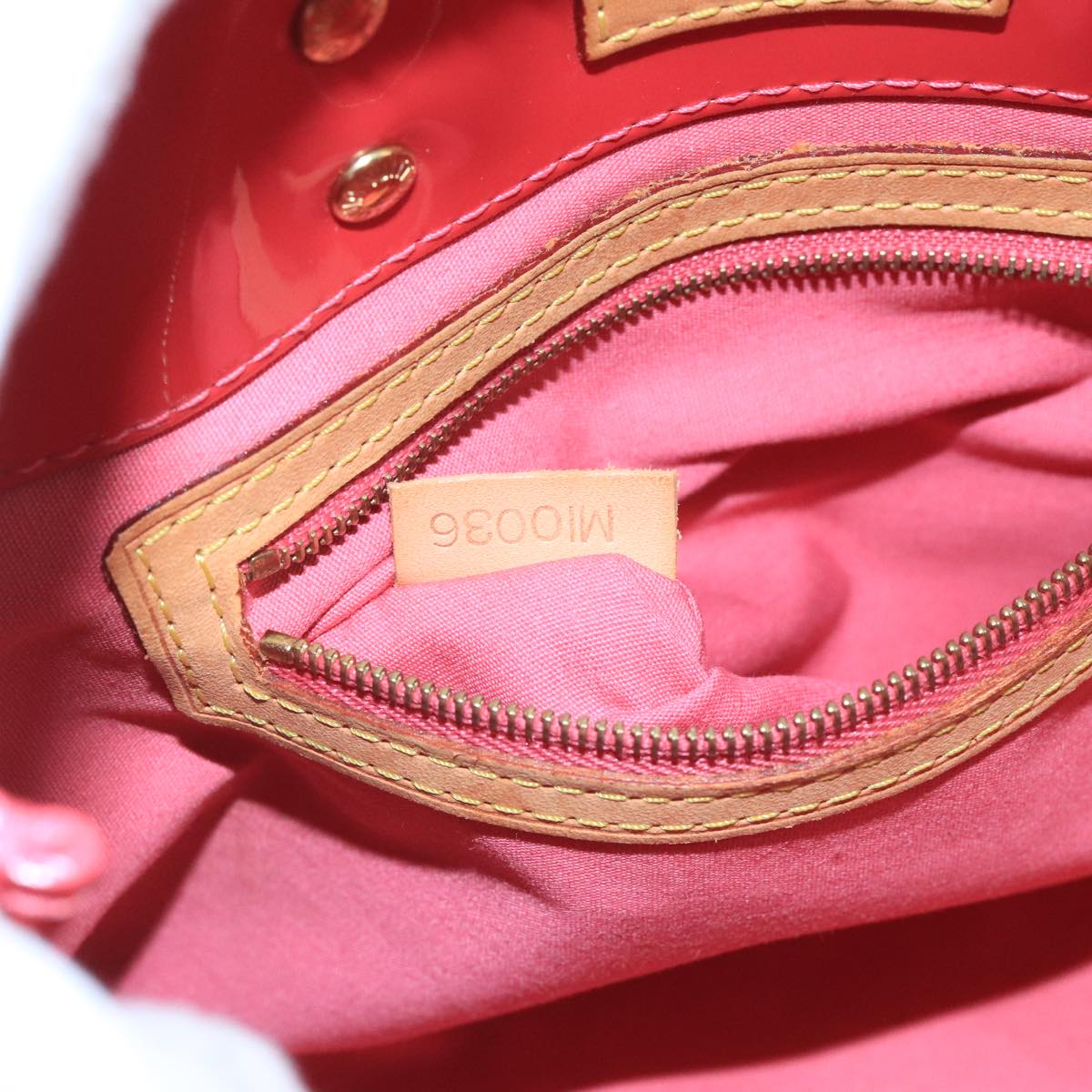 Louis Vuitton Reade Red Patent Leather Handbag (Pre-Owned)