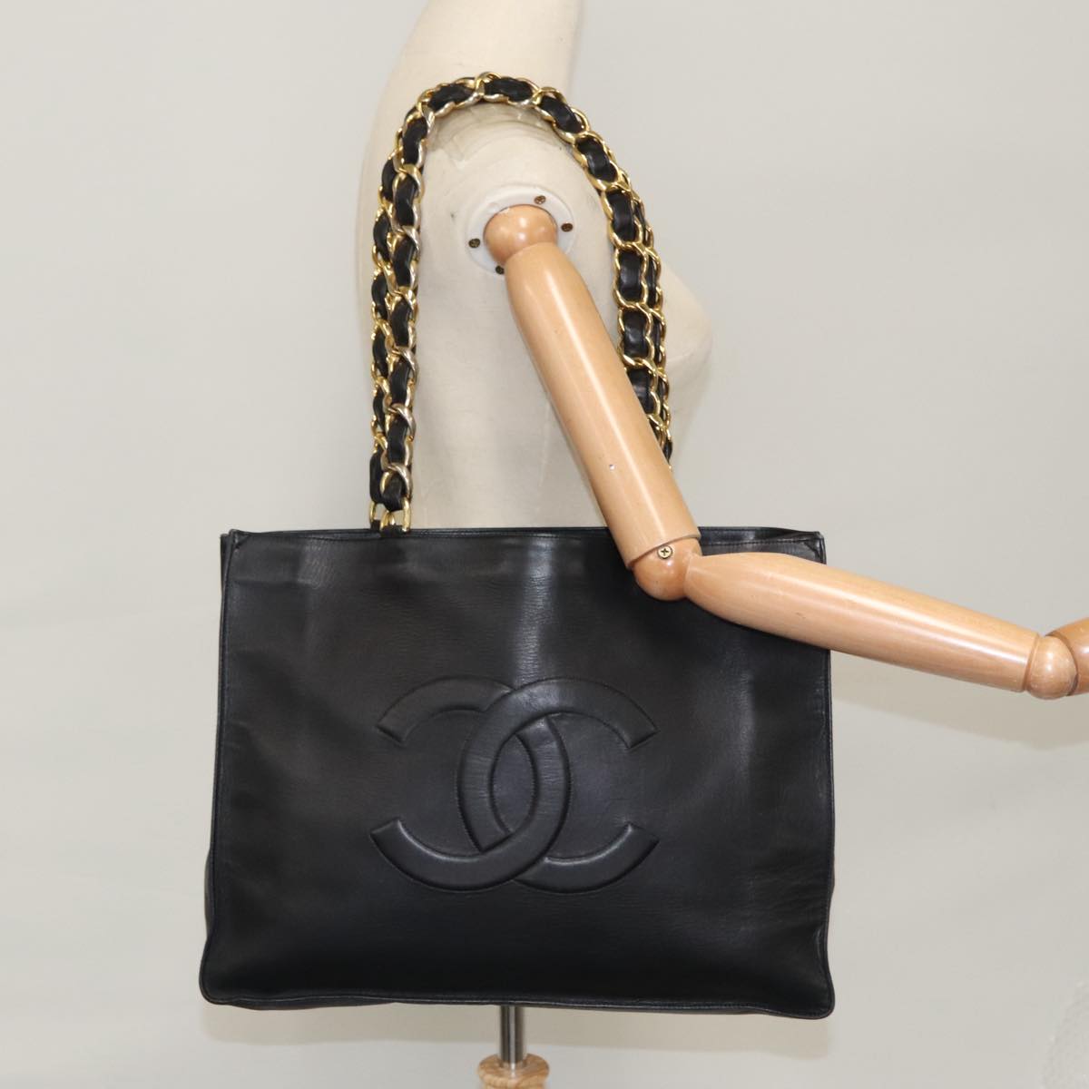 Chanel Cc Black Leather Tote Bag (Pre-Owned)