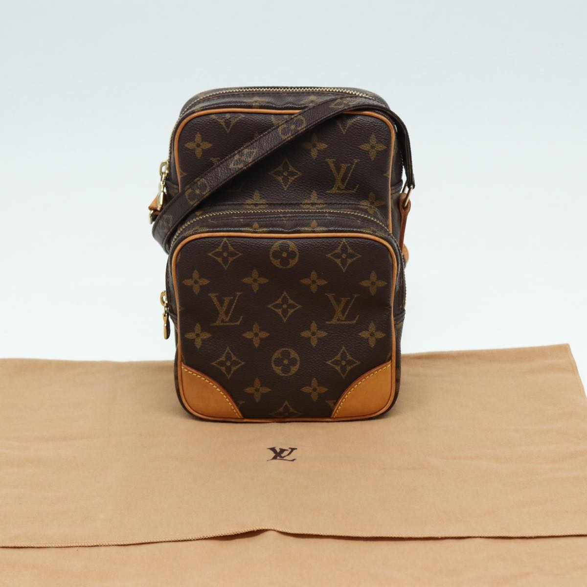 Louis Vuitton Amazon Brown Canvas Shoulder Bag (Pre-Owned)