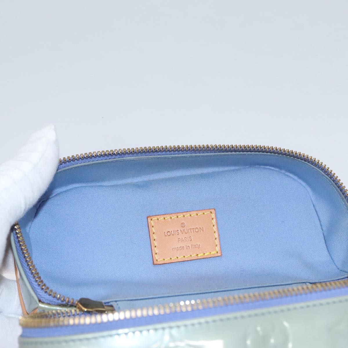 Louis Vuitton Sullivan Grey Patent Leather Shoulder Bag (Pre-Owned)