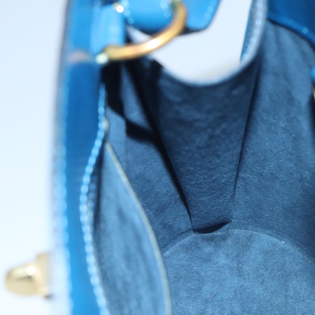 Louis Vuitton Cluny Blue Leather Shoulder Bag (Pre-Owned)