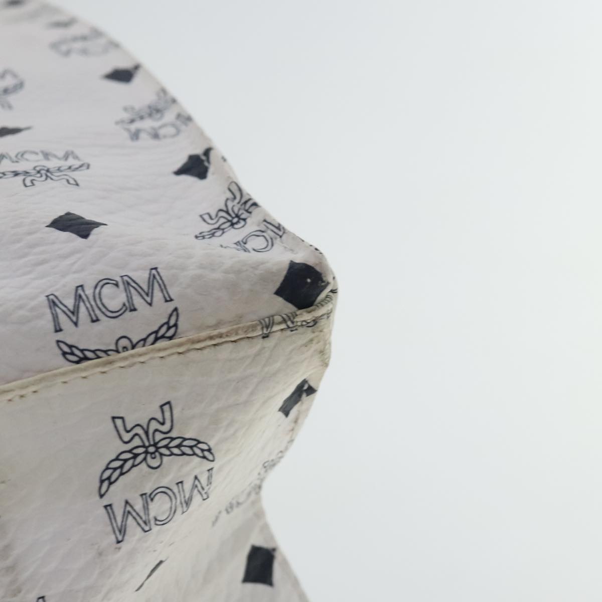 MCM Visetos White Canvas Tote Bag (Pre-Owned)