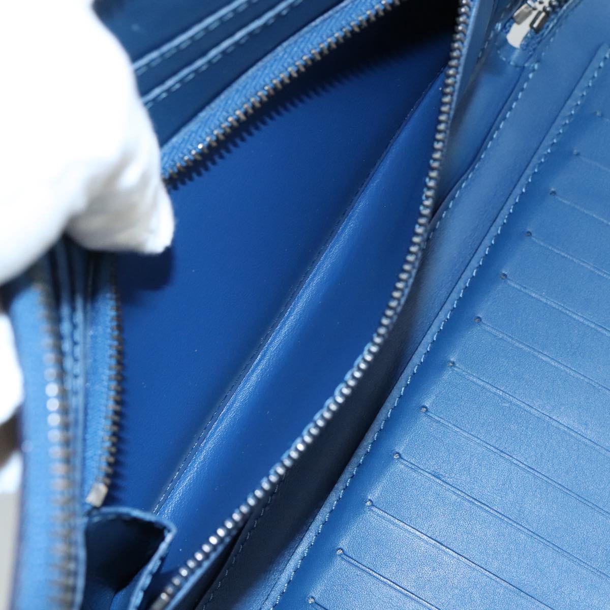 Louis Vuitton Atholl Blue Leather Clutch Bag (Pre-Owned)