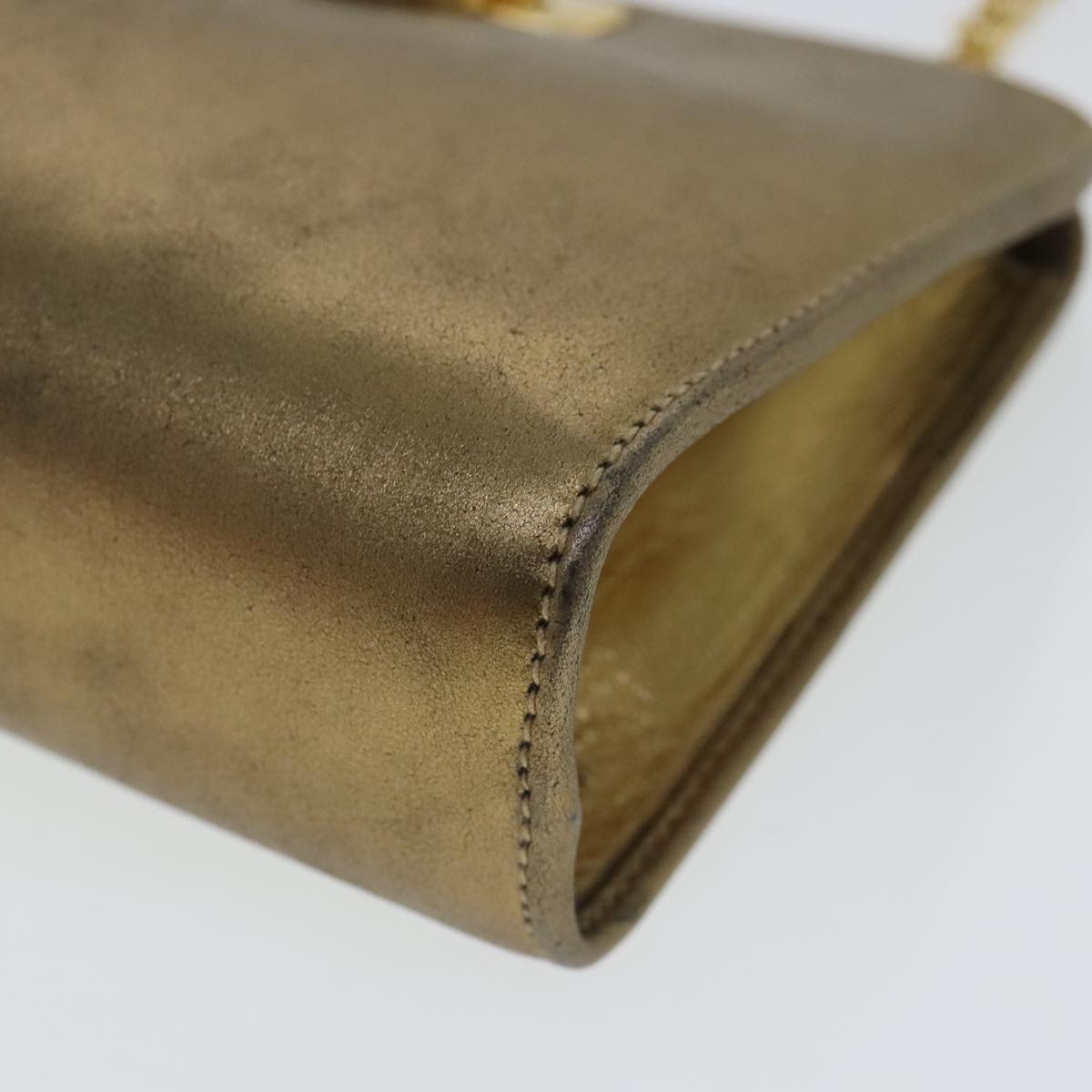 Salvatore Ferragamo Gancini Gold Leather Shoulder Bag (Pre-Owned)