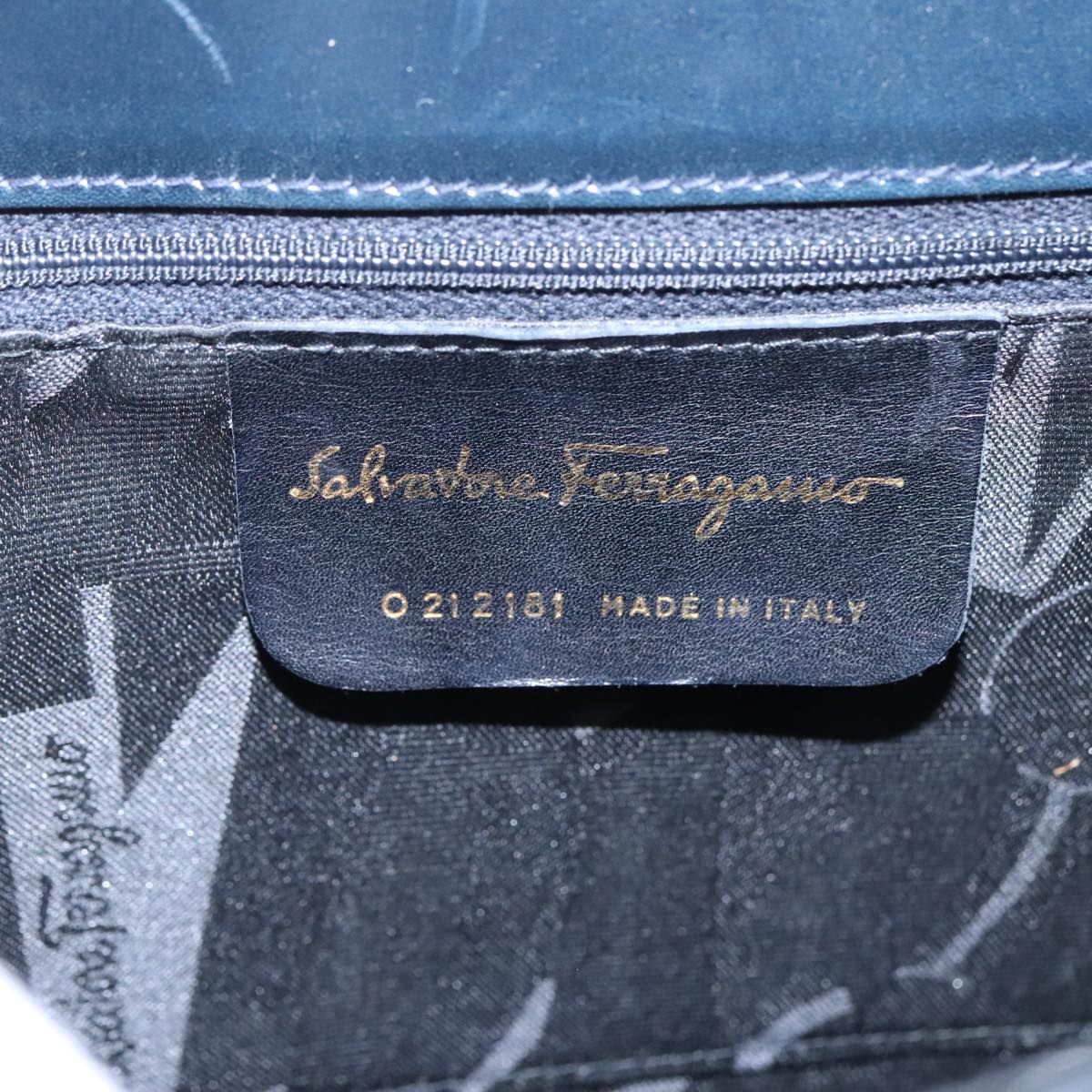 Salvatore Ferragamo Gancini Navy Leather Handbag (Pre-Owned)