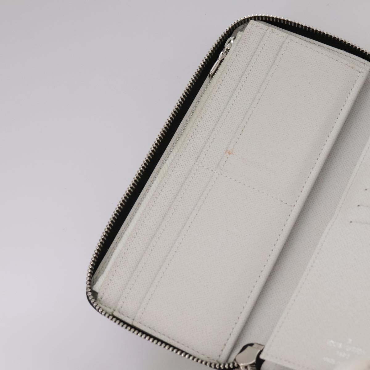 Louis Vuitton Zippy Wallet Vertical Grey Canvas Wallet  (Pre-Owned)