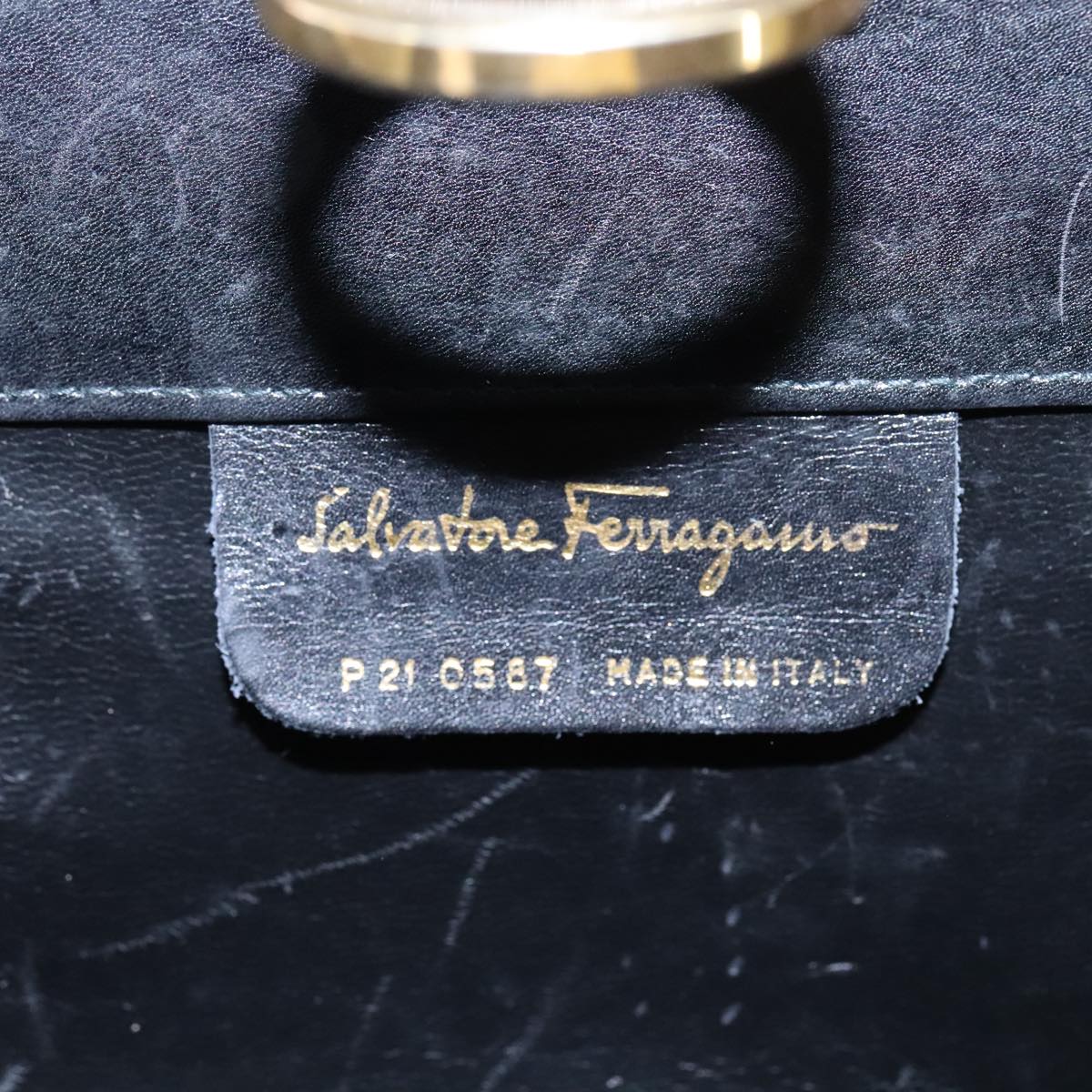Salvatore Ferragamo Gancini Black Leather Shoulder Bag (Pre-Owned)