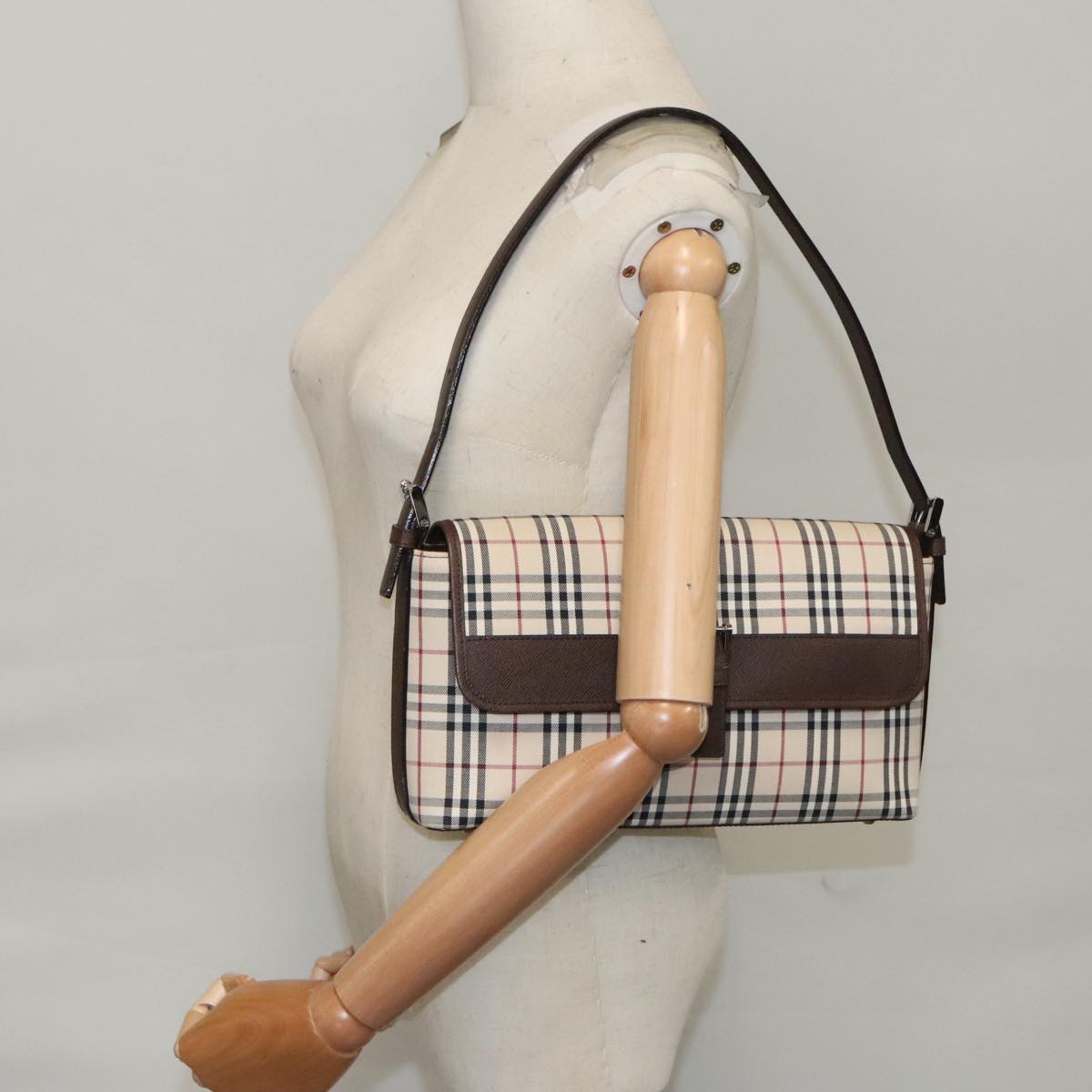 Burberry Nova Check Beige Canvas Shoulder Bag (Pre-Owned)