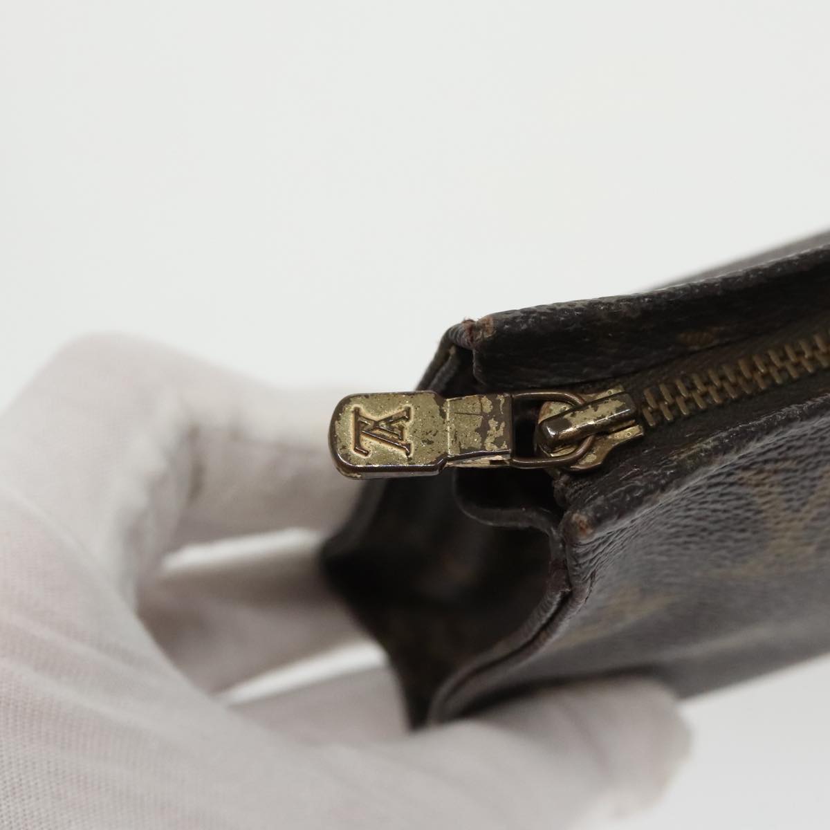 Louis Vuitton Poche Toilette 15 Brown Canvas Clutch Bag (Pre-Owned)