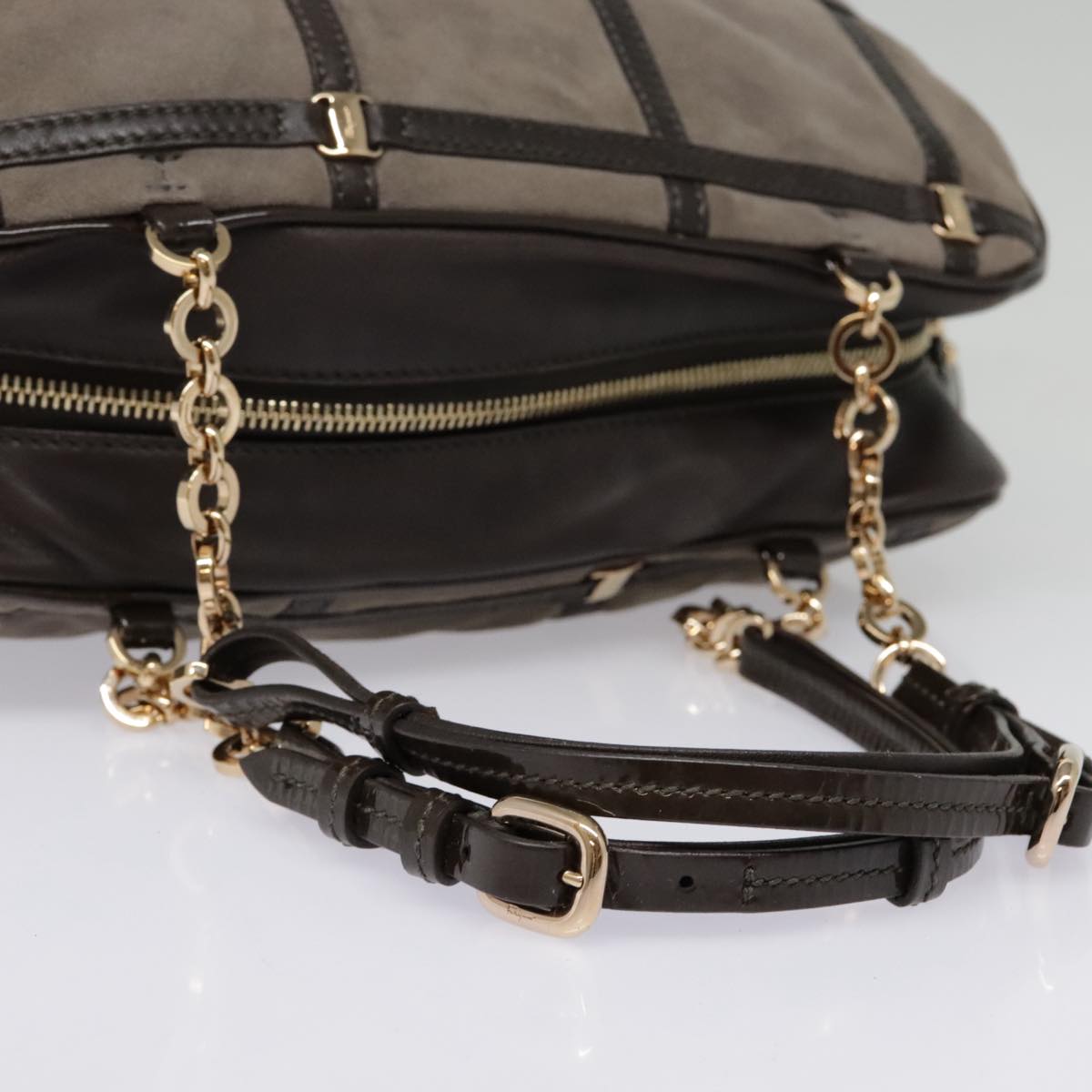 Salvatore Ferragamo Grey Suede Shoulder Bag (Pre-Owned)