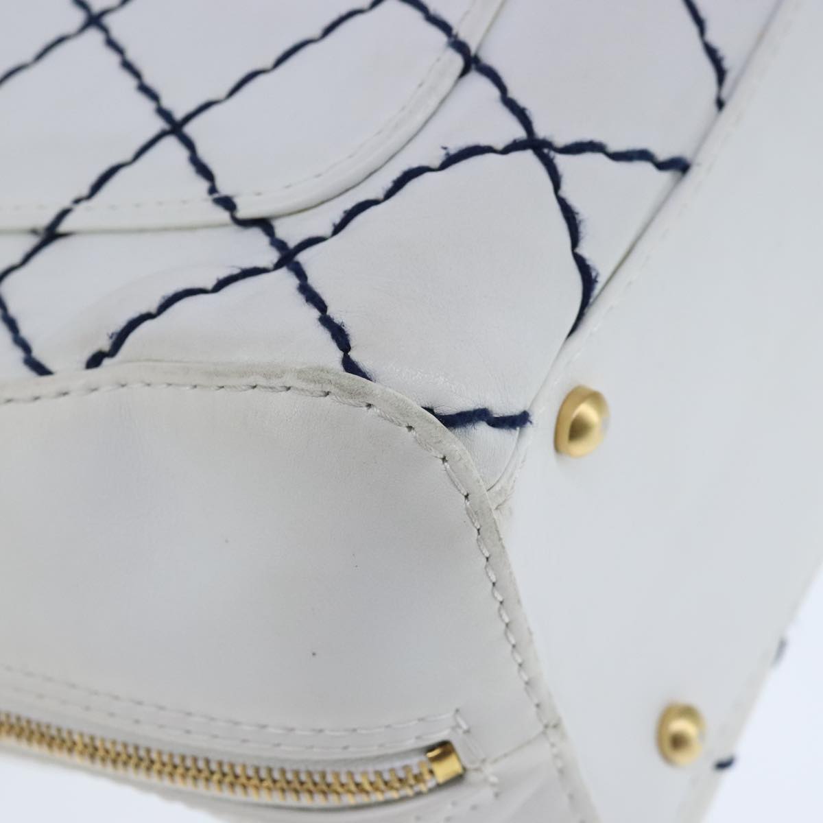Chanel Wild Stitch White Leather Tote Bag (Pre-Owned)