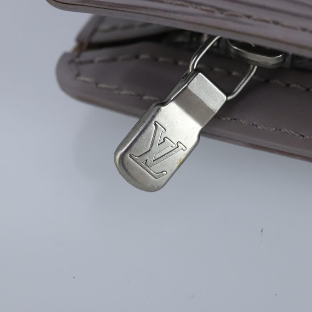 Louis Vuitton Grey Leather Clutch Bag (Pre-Owned)