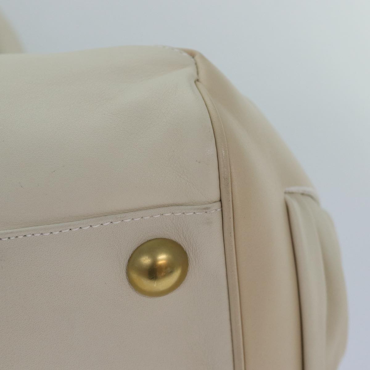 Salvatore Ferragamo Gancini Beige Leather Shoulder Bag (Pre-Owned)