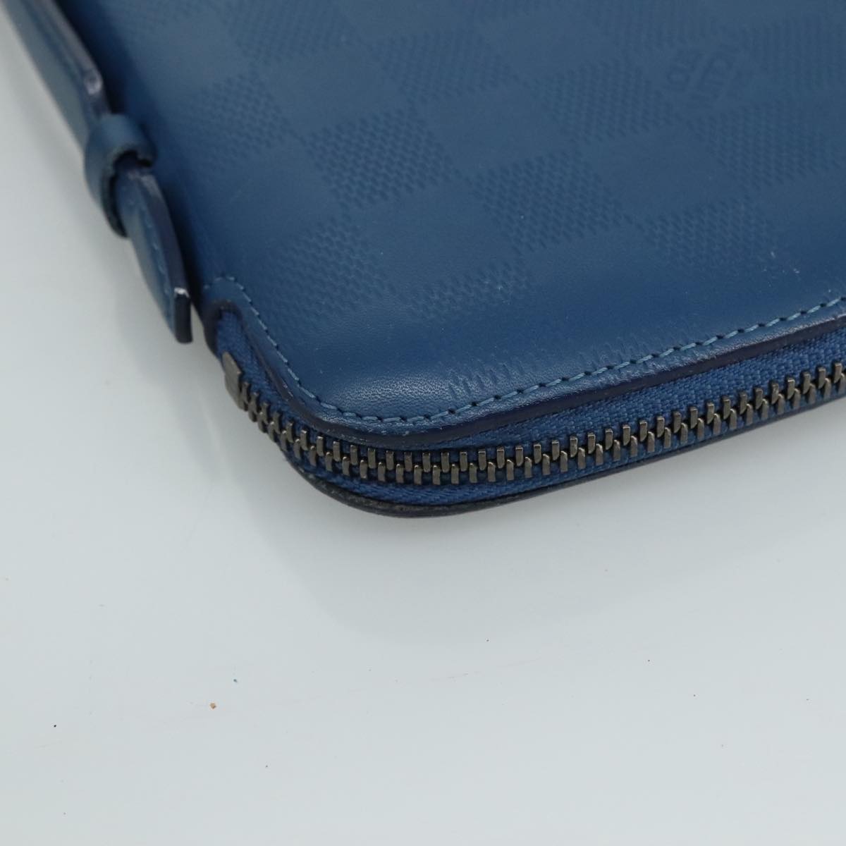 Louis Vuitton Atholl Blue Leather Clutch Bag (Pre-Owned)