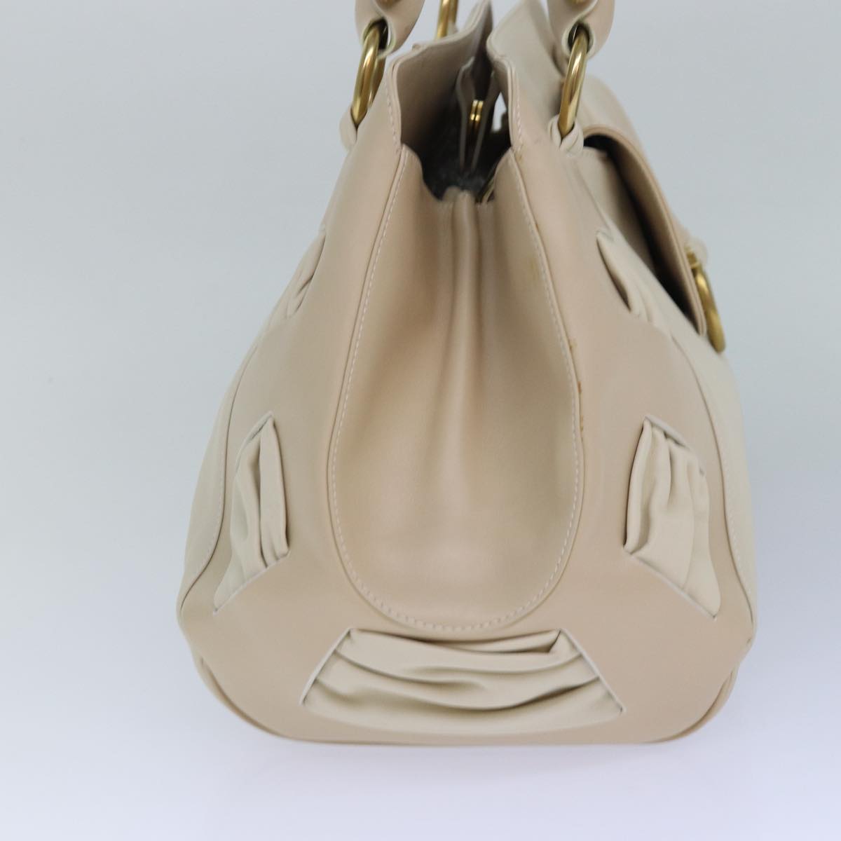 Salvatore Ferragamo Gancini Beige Leather Shoulder Bag (Pre-Owned)