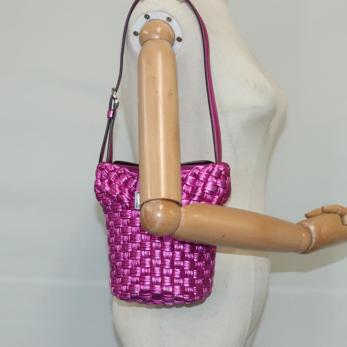 Salvatore Ferragamo Gancini Purple Leather Shoulder Bag (Pre-Owned)