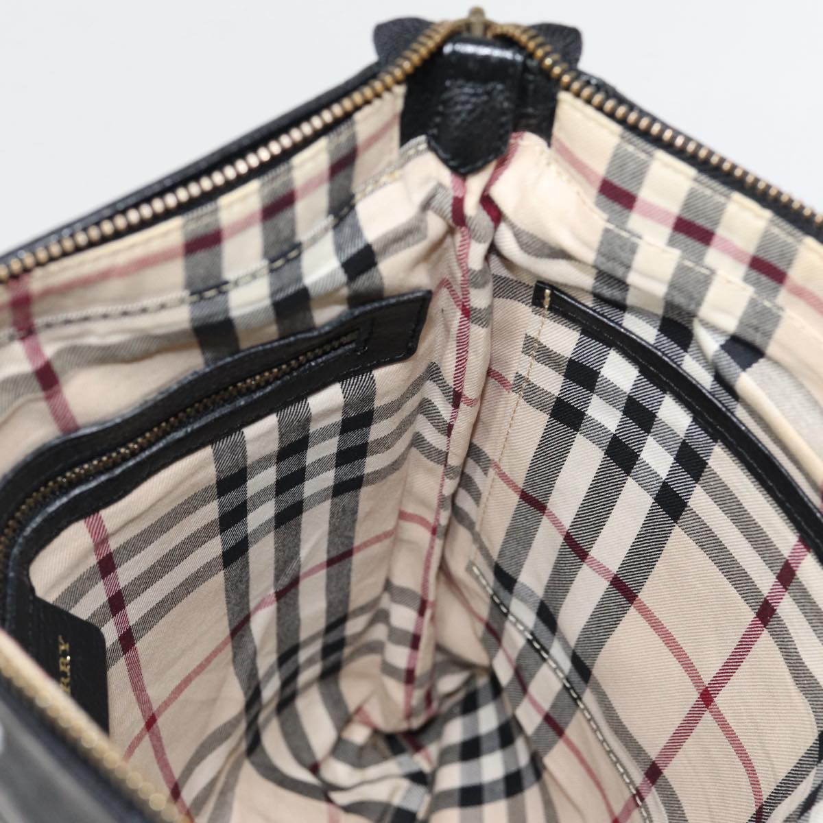 Burberry Black Leather Shoulder Bag (Pre-Owned)