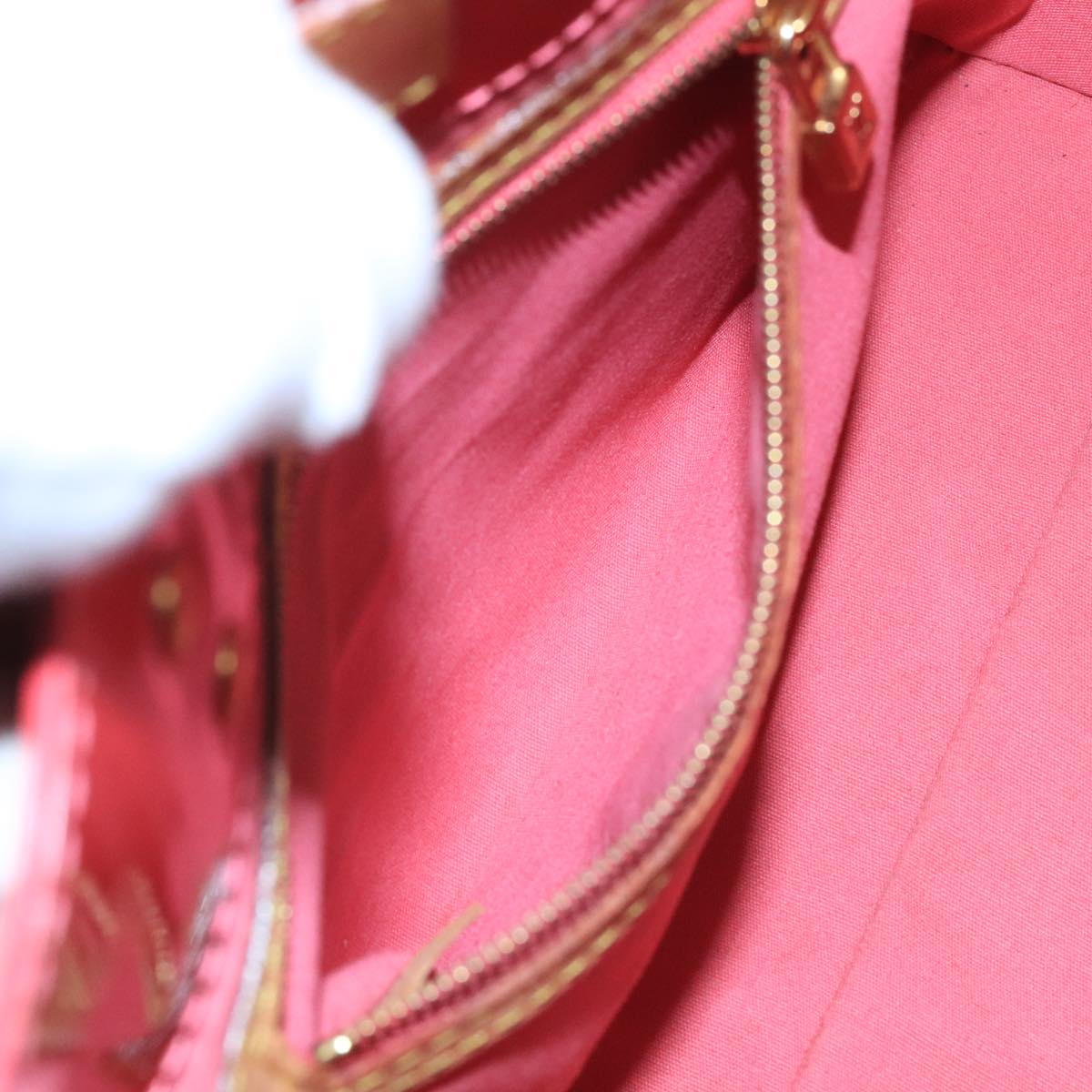 Louis Vuitton Reade Red Patent Leather Handbag (Pre-Owned)