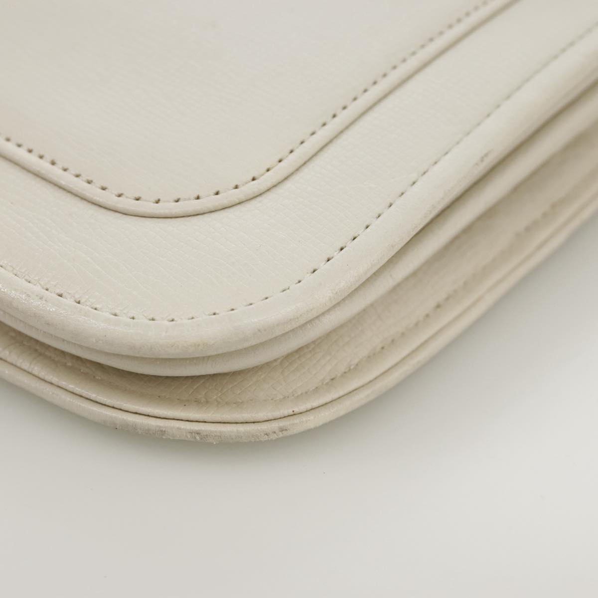 Saint Laurent Ysl Line White Leather Shoulder Bag (Pre-Owned)