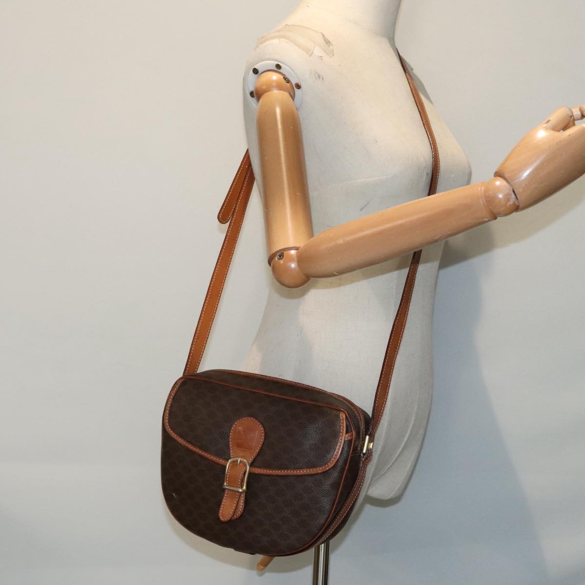 Céline Vintage Brown Canvas Shoulder Bag (Pre-Owned)