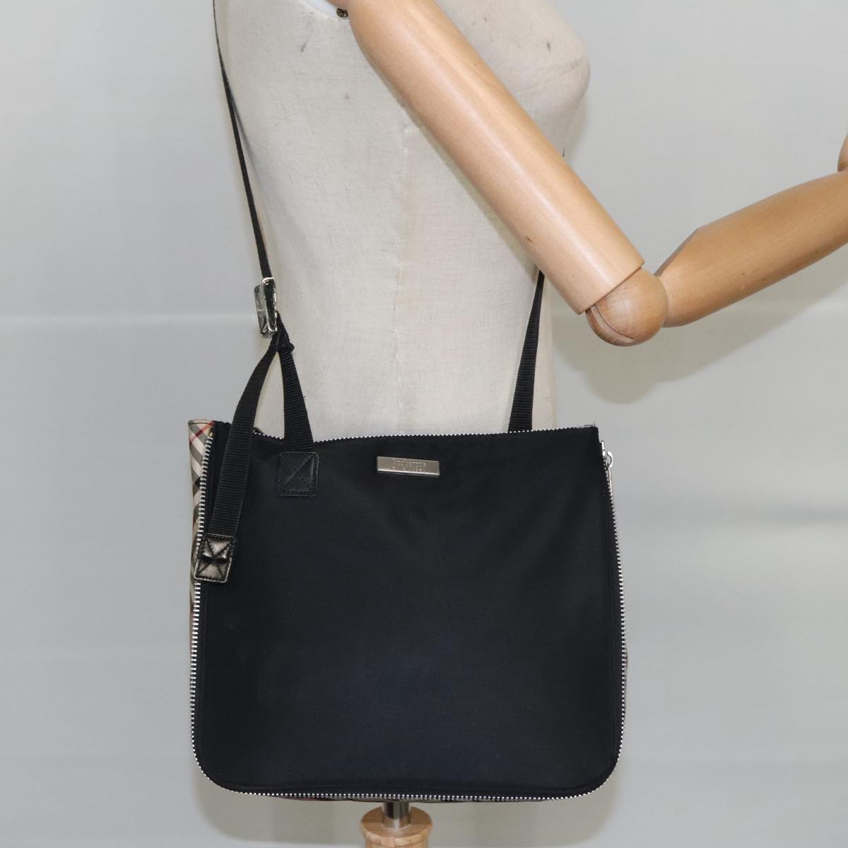 Burberry Black Synthetic Shoulder Bag (Pre-Owned)