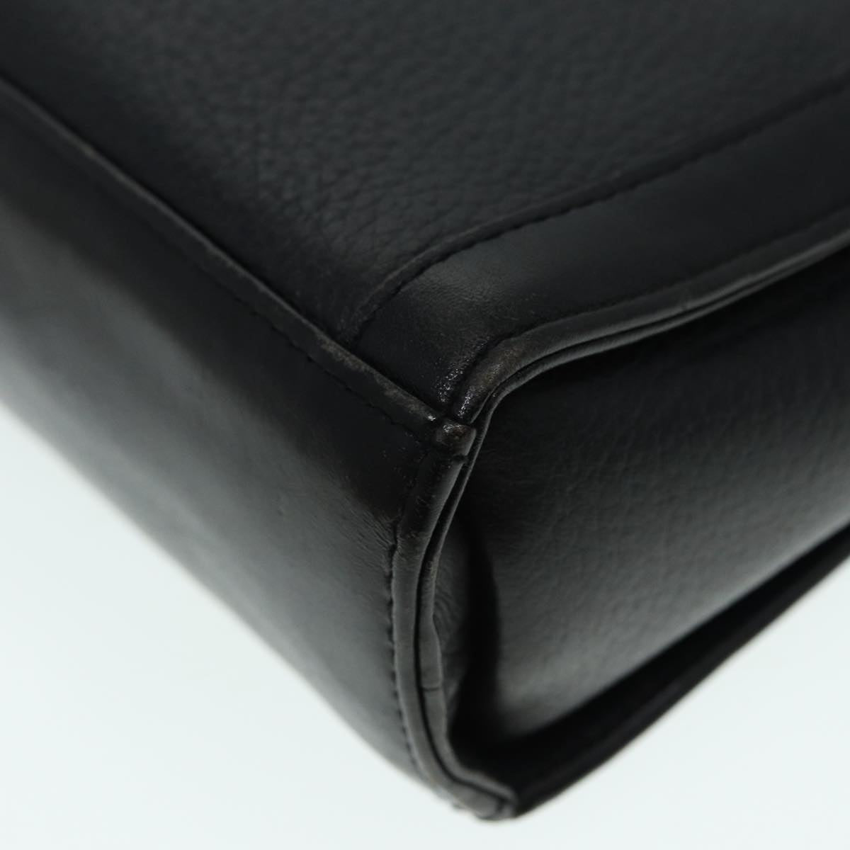 Burberry - Black Leather Handbag (Pre-Owned)