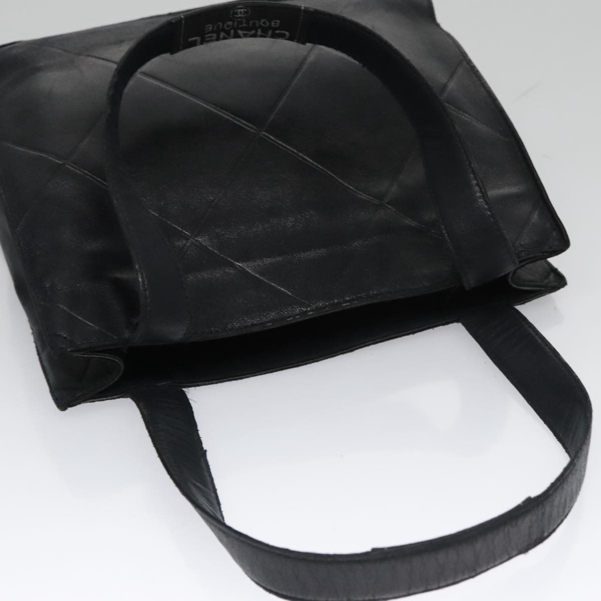 Chanel Black Leather Handbag (Pre-Owned)