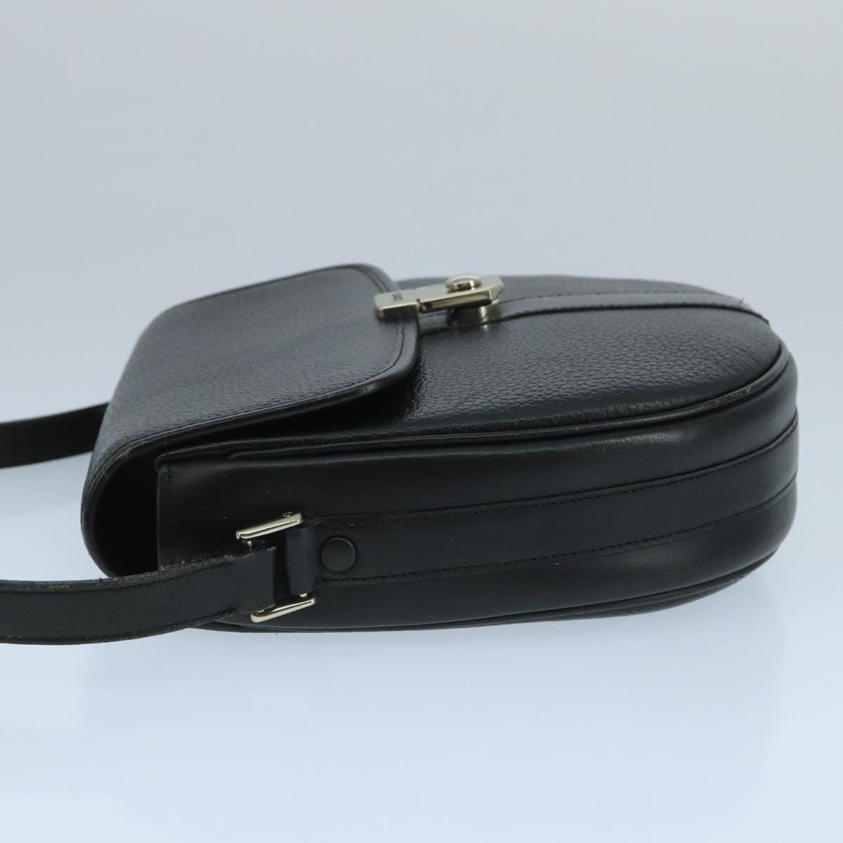 Burberry Black Leather Shoulder Bag (Pre-Owned)