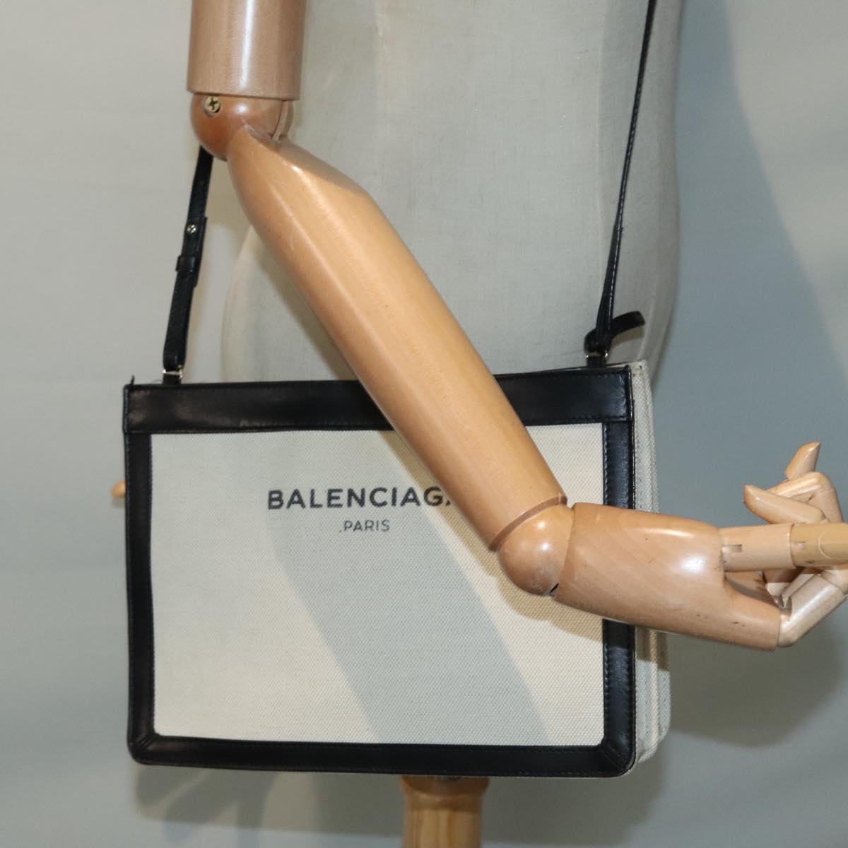 Balenciaga Beige Canvas Shoulder Bag (Pre-Owned)