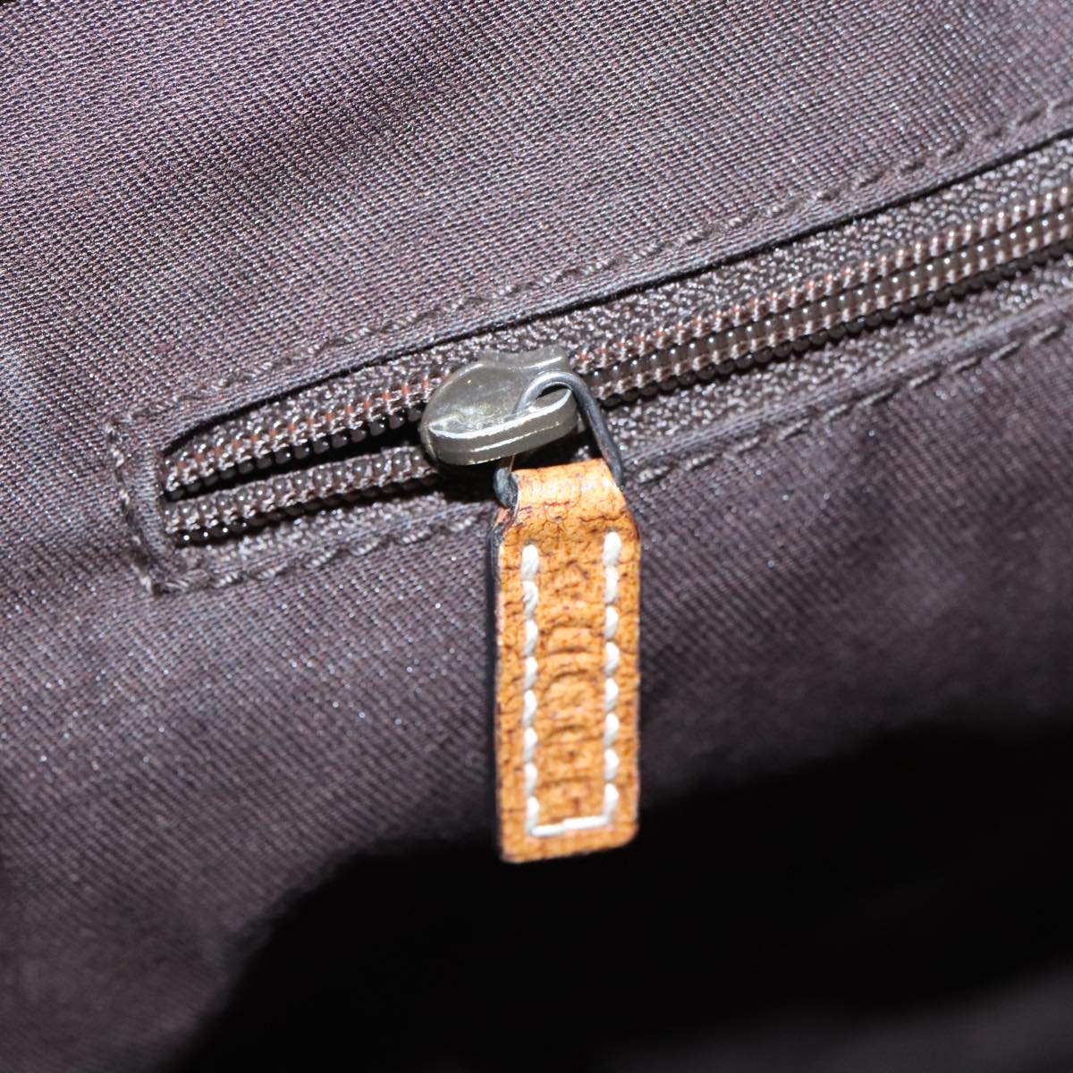 Gucci -- Brown Canvas Handbag (Pre-Owned)