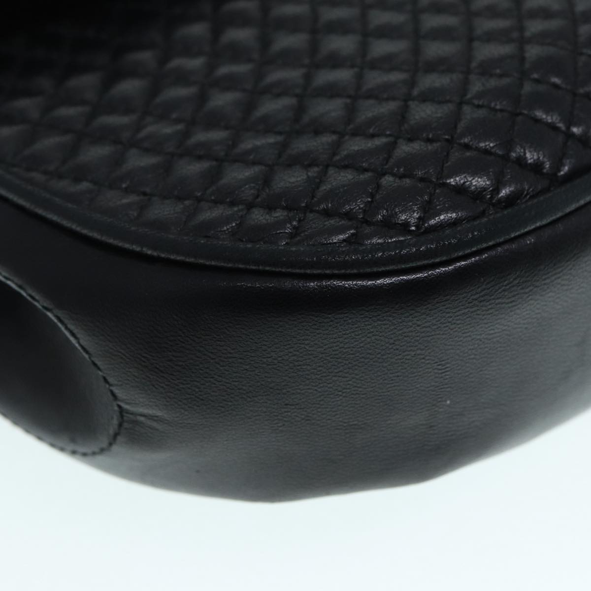 Bally Black Leather Shoulder Bag (Pre-Owned)