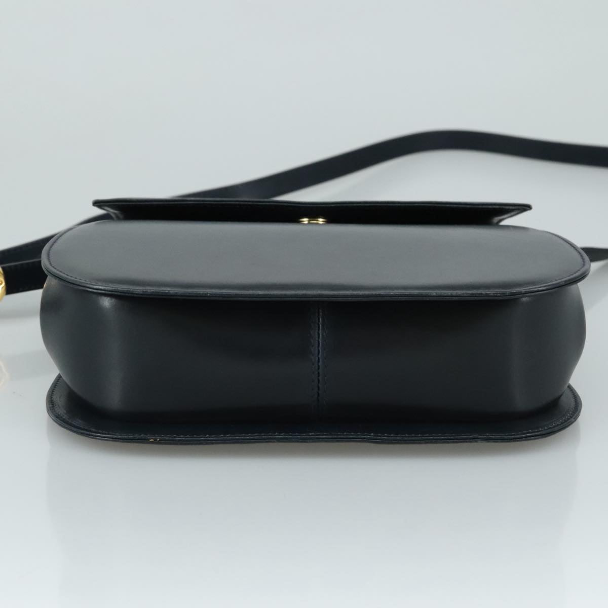 Salvatore Ferragamo Black Leather Handbag (Pre-Owned)