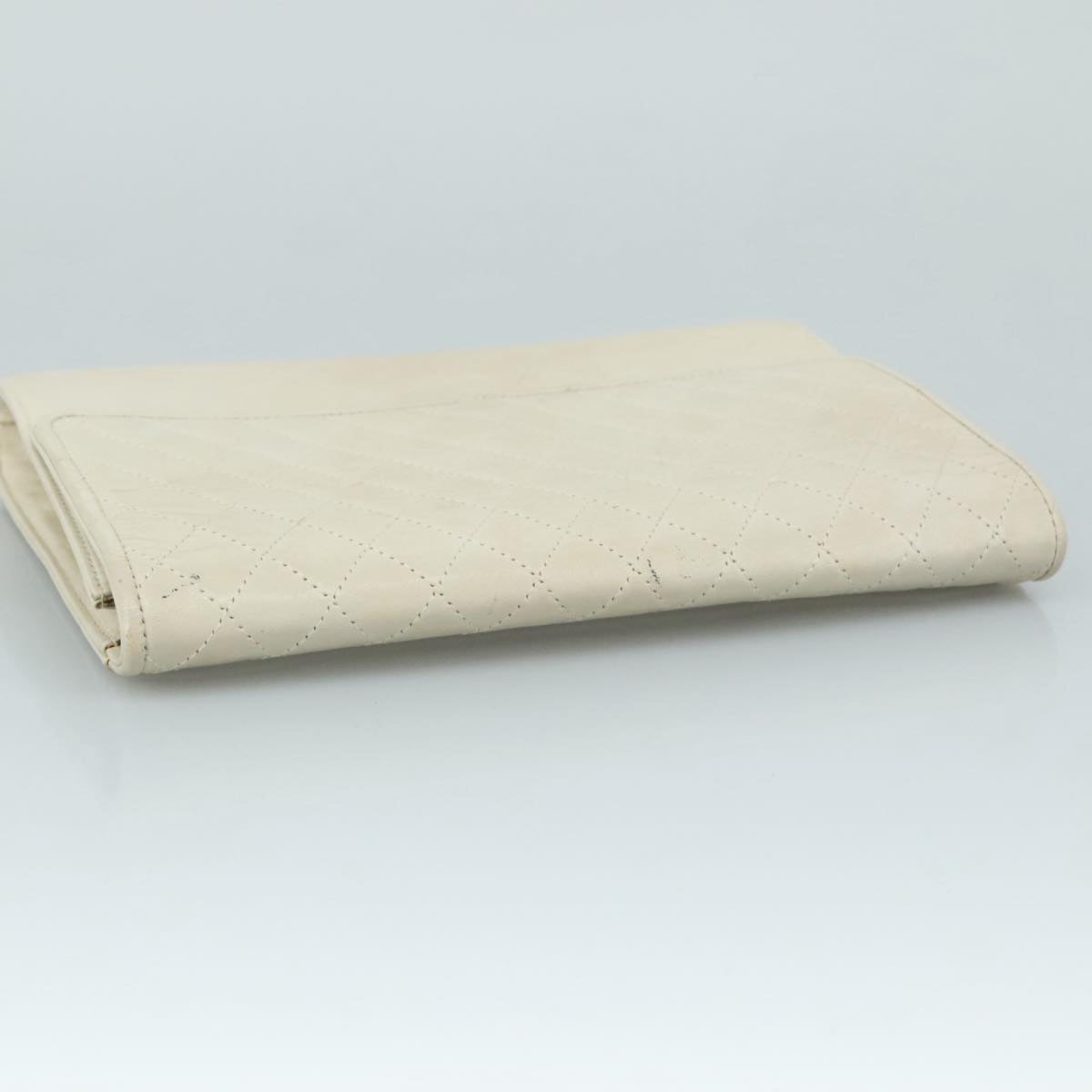 Yves Saint Laurent White Leather Clutch Bag (Pre-Owned)