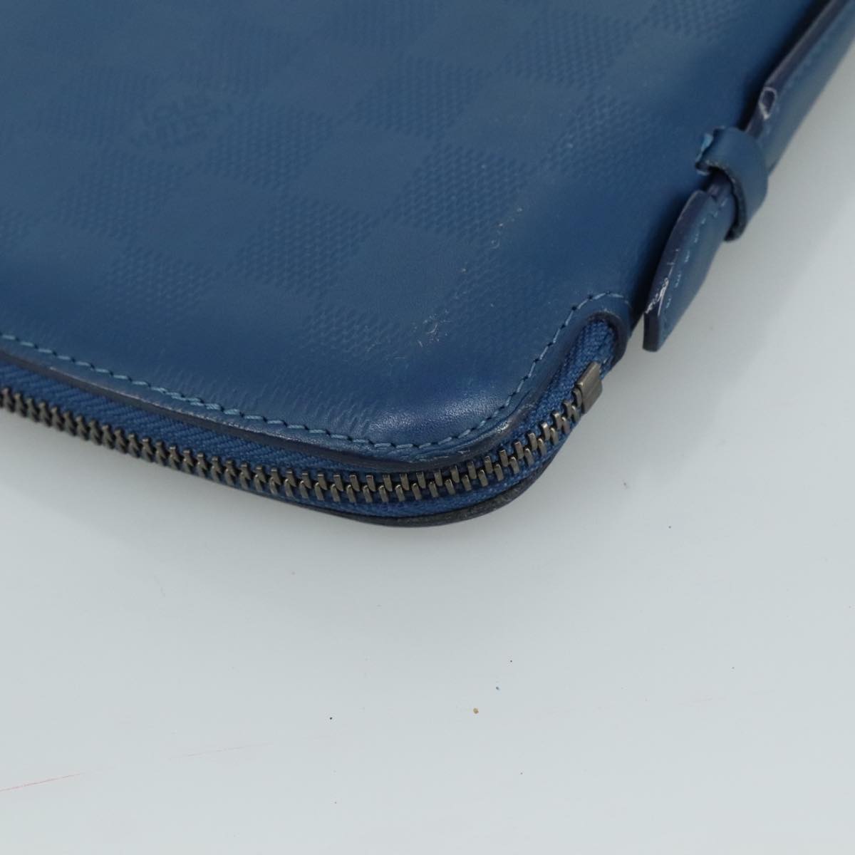 Louis Vuitton Atholl Blue Leather Clutch Bag (Pre-Owned)