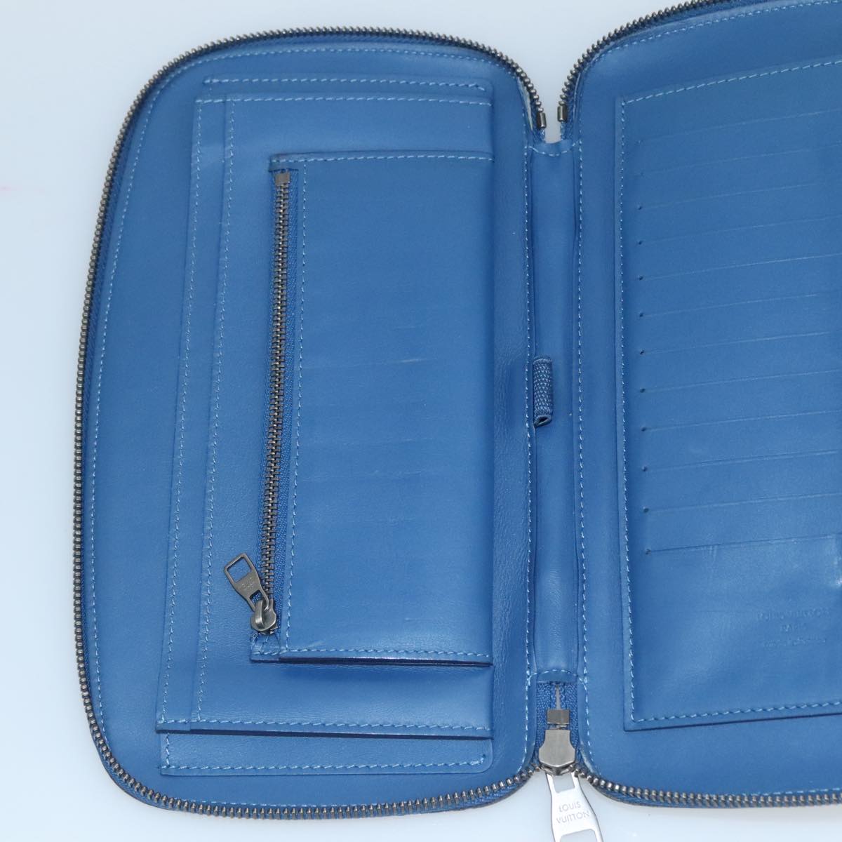 Louis Vuitton Atholl Blue Leather Clutch Bag (Pre-Owned)