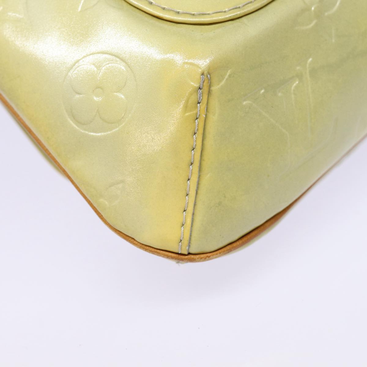 Louis Vuitton Thompson Street Grey Patent Leather Shoulder Bag (Pre-Owned)