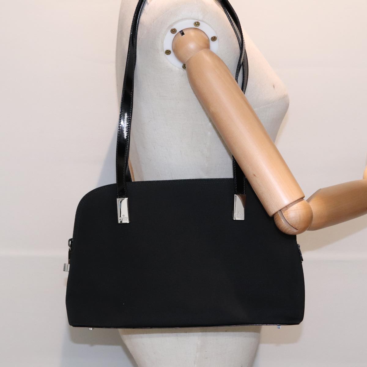 Gucci Black Canvas Shoulder Bag (Pre-Owned)