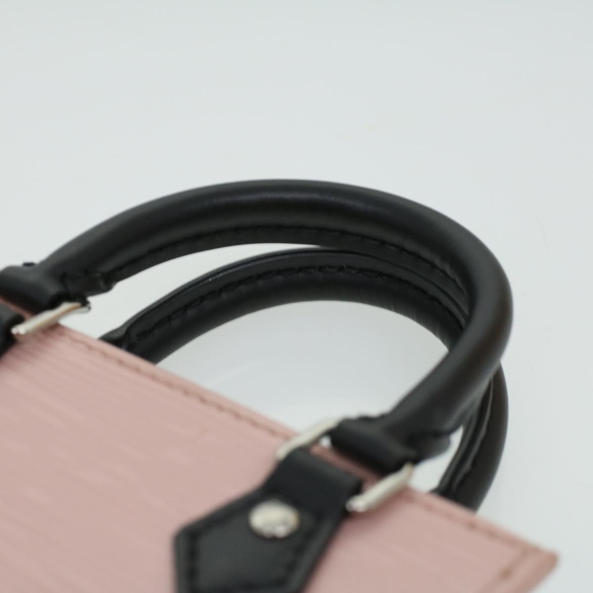 Plat leather handbag Louis Vuitton Pink in Leather - 26170228