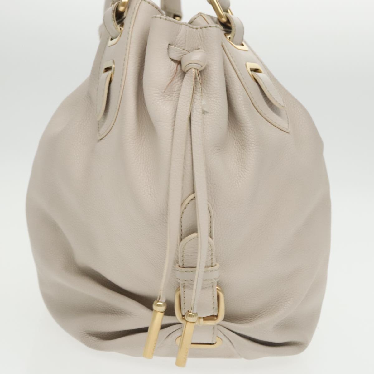Bally White Leather Handbag (Pre-Owned)