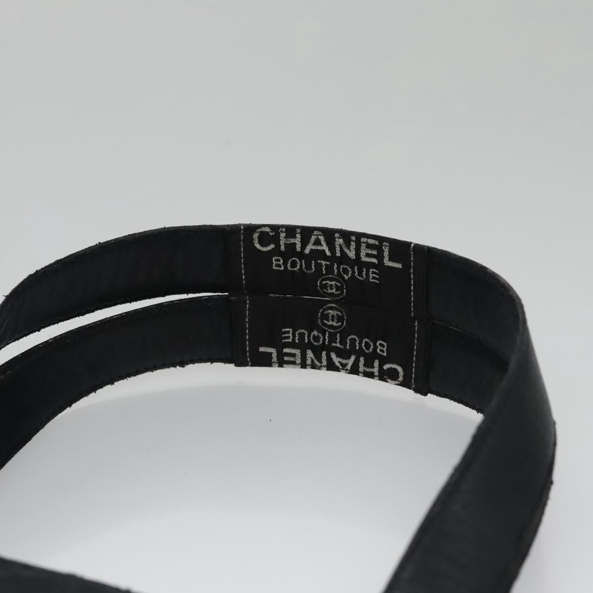 Chanel Black Leather Handbag (Pre-Owned)