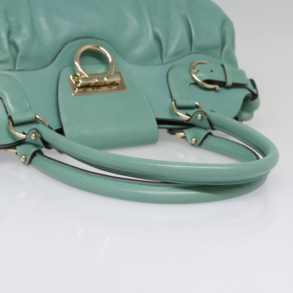 Salvatore Ferragamo Marisa Green Leather Shoulder Bag (Pre-Owned)
