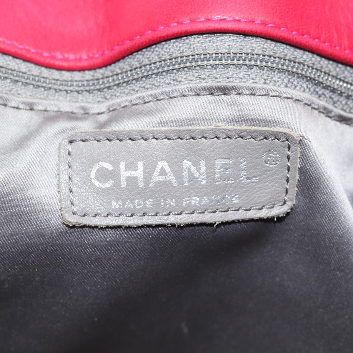 Chanel Matelassé Pink Vinyl Tote Bag (Pre-Owned)