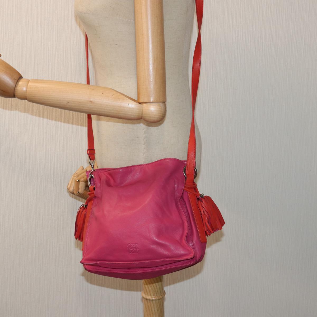 Loewe Flamenco Pink Leather Shoulder Bag (Pre-Owned)
