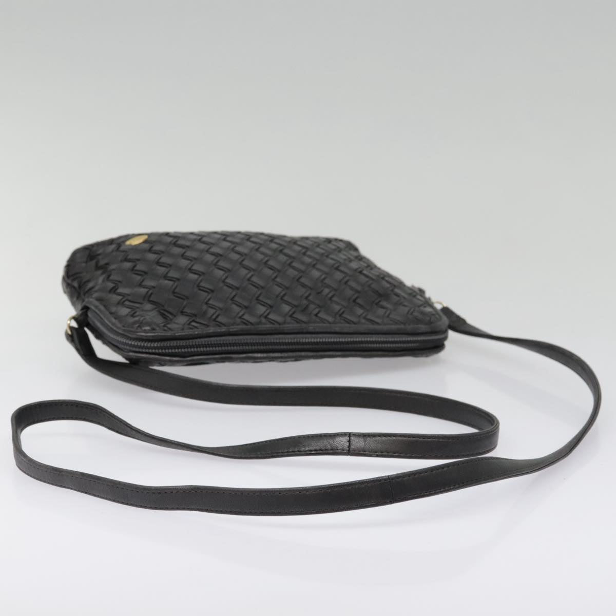 Bally Black Leather Shoulder Bag (Pre-Owned)