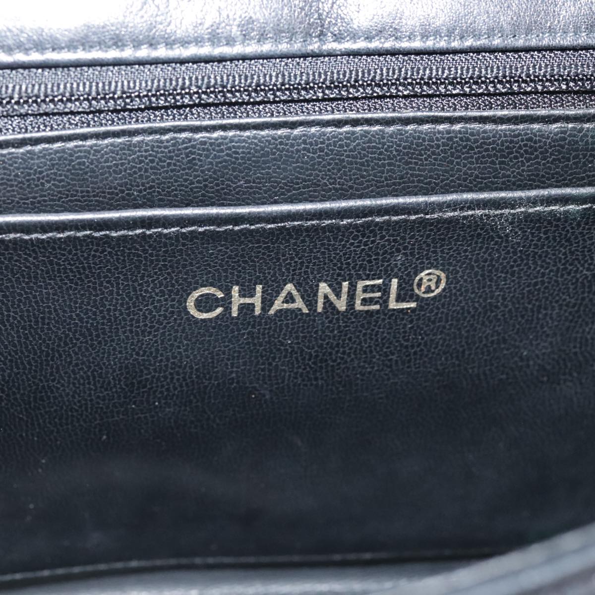 Chanel Single Flap Black Leather Shoulder Bag (Pre-Owned)