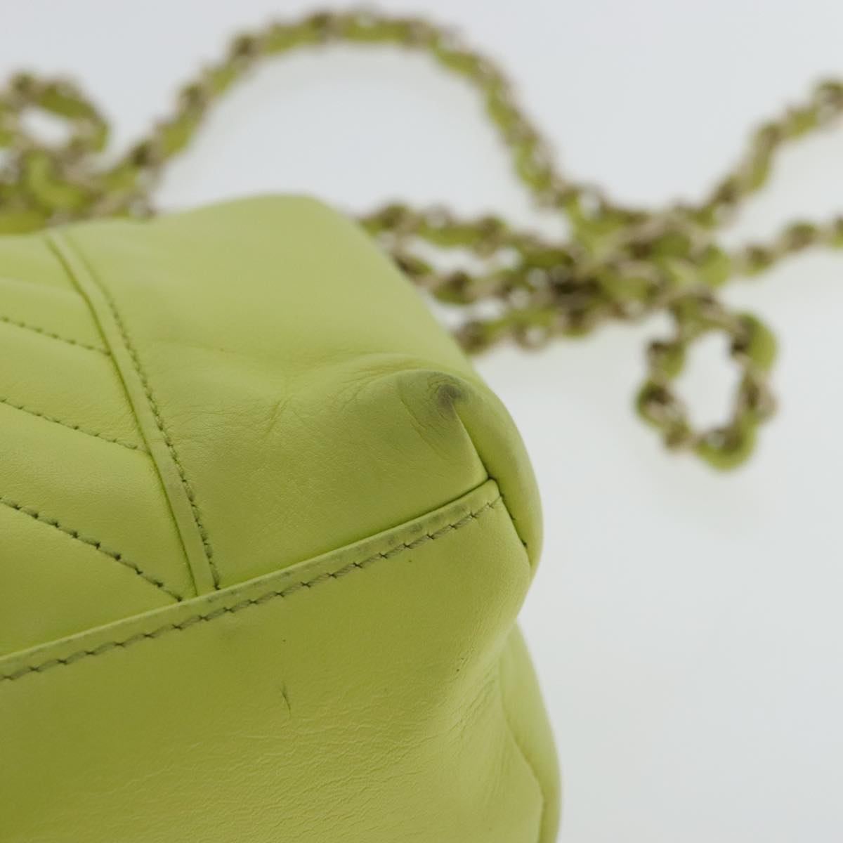 Chanel V-Stich Green Leather Shoulder Bag (Pre-Owned)