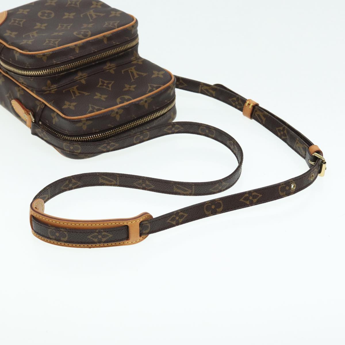 Louis Vuitton Amazon Brown Canvas Shoulder Bag (Pre-Owned)
